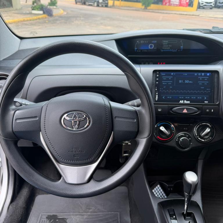 TOYOTA Etios Sedan - Foto