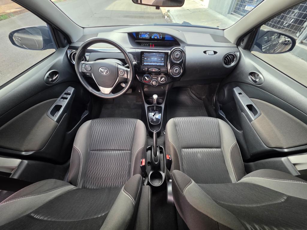TOYOTA Etios Sedan - Foto