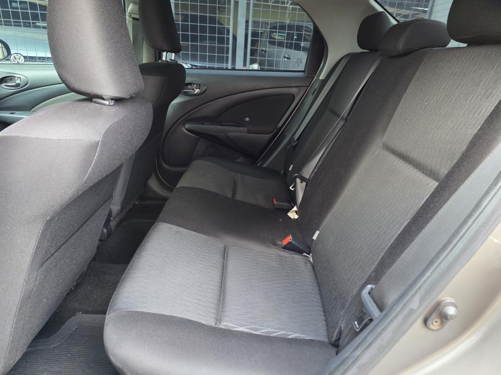 TOYOTA Etios Sedan - Foto