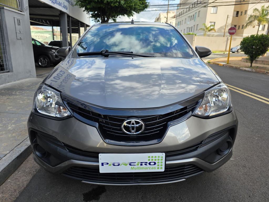 TOYOTA Etios Sedan - Foto