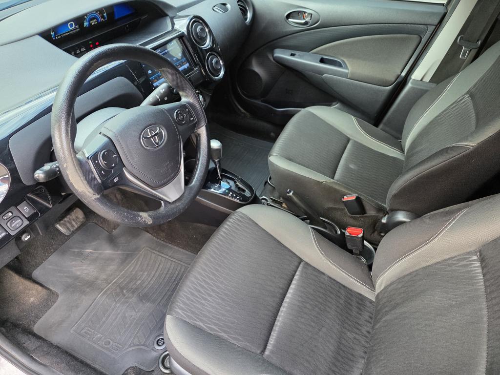 TOYOTA Etios Sedan - Foto