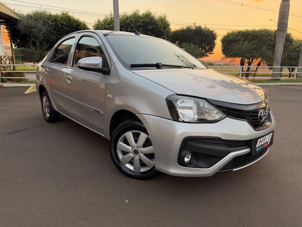 TOYOTA Etios Sedan - Foto