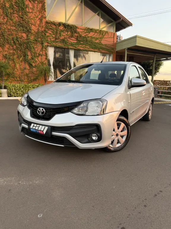 TOYOTA Etios Sedan - Foto