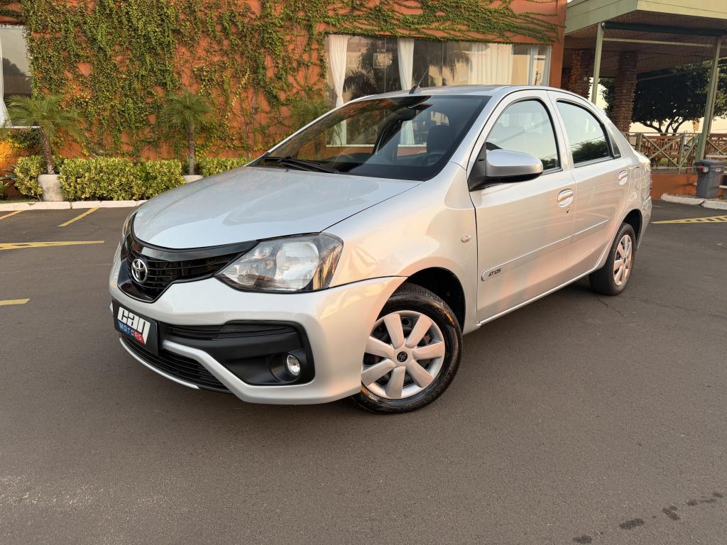 TOYOTA Etios Sedan - Foto