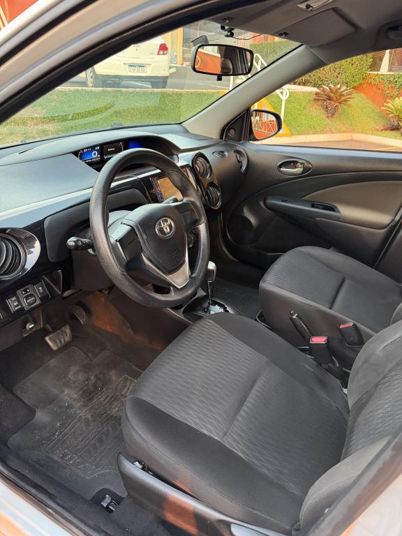 TOYOTA Etios Sedan - Foto
