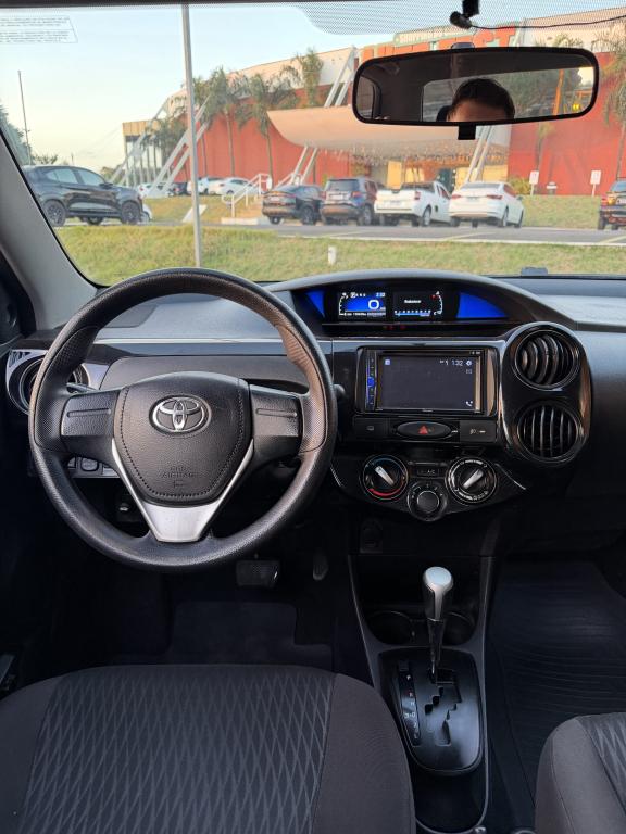 TOYOTA Etios Sedan - Foto