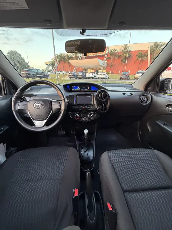 TOYOTA Etios Sedan - Foto