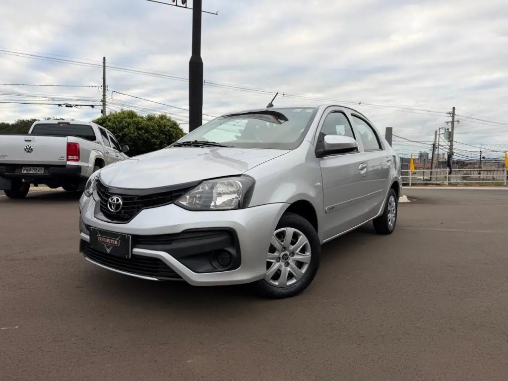 TOYOTA Etios Sedan - Foto