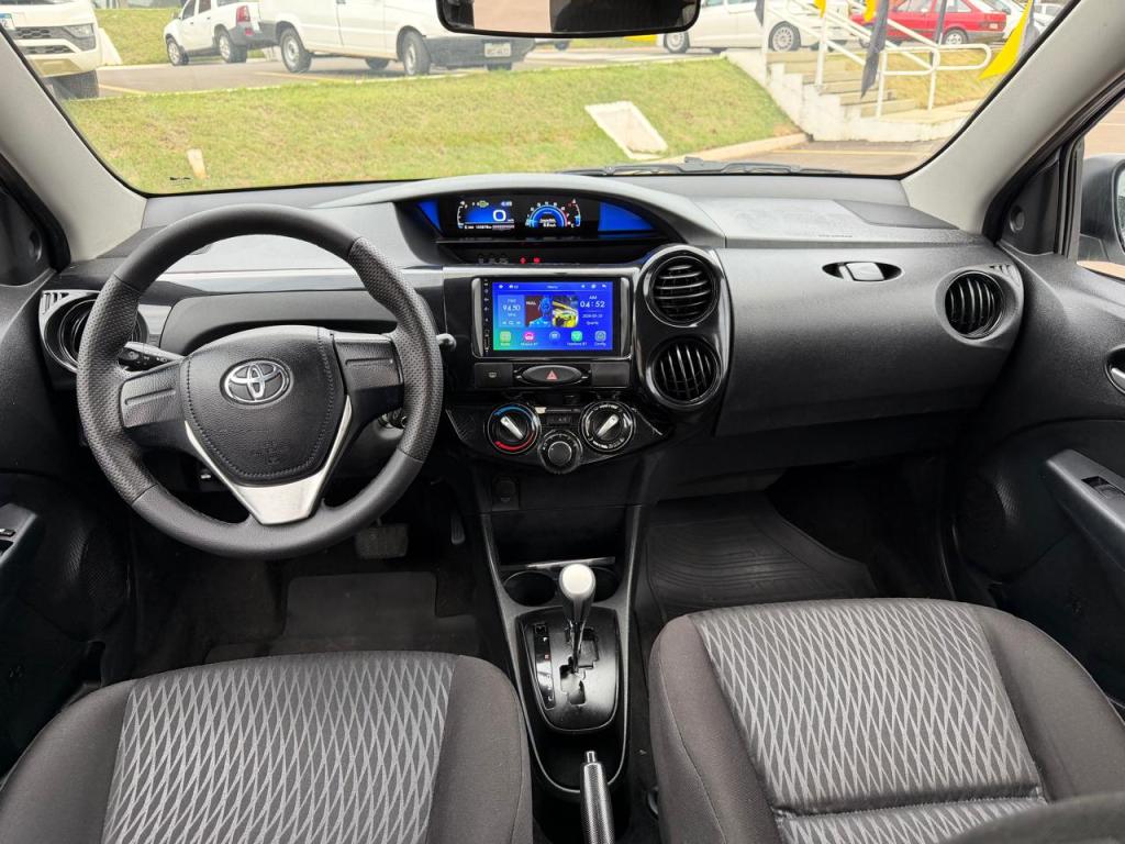 TOYOTA Etios Sedan - Foto