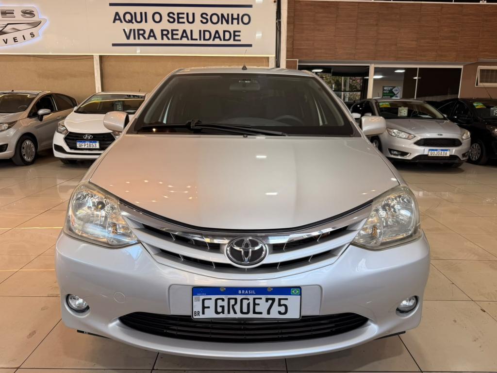 TOYOTA Etios Sedan - Foto