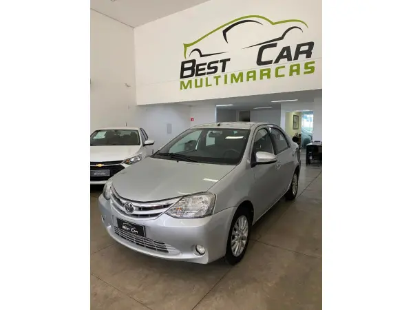 TOYOTA Etios Sedan - Foto
