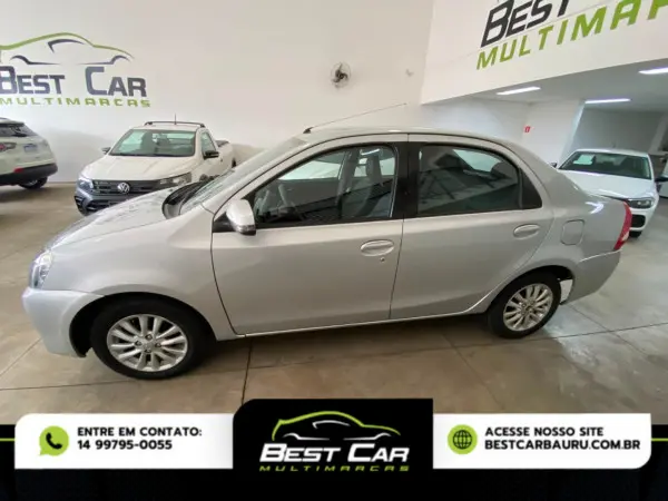TOYOTA Etios Sedan - Foto