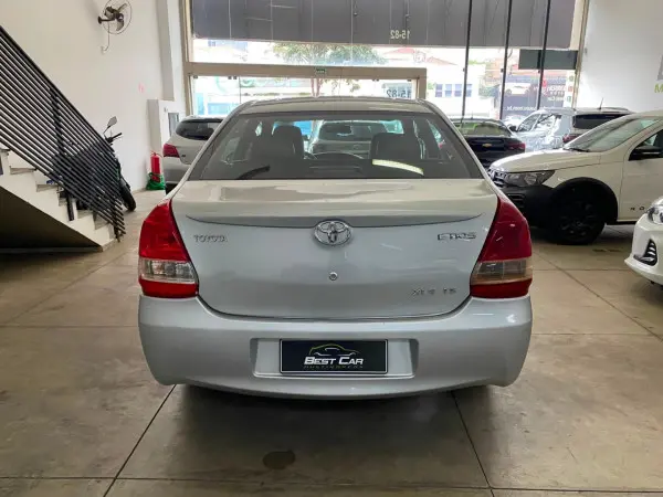 TOYOTA Etios Sedan - Foto