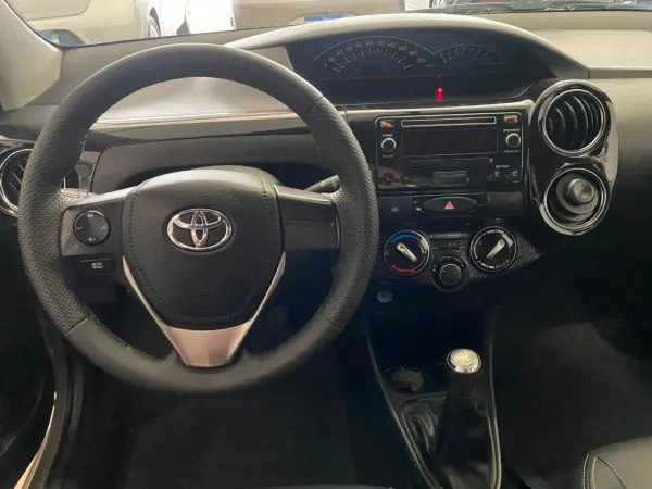 TOYOTA Etios Sedan - Foto