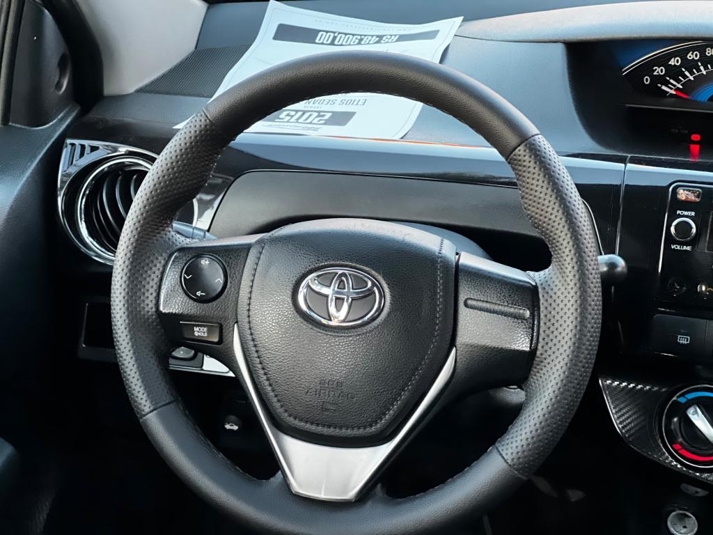 TOYOTA Etios Sedan - Foto