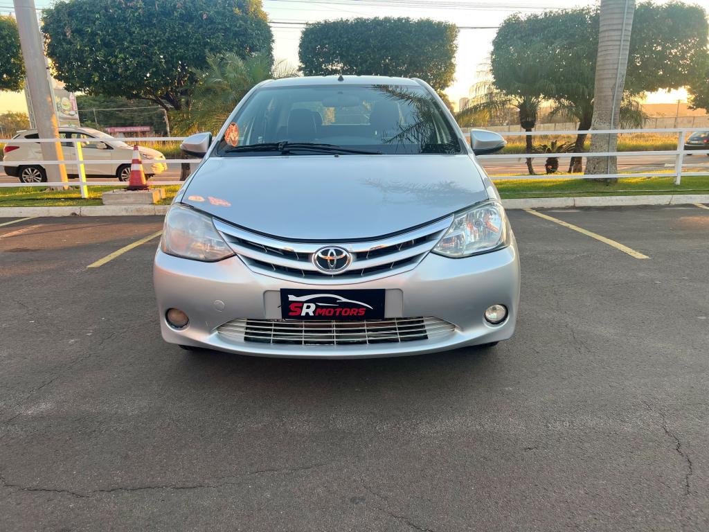TOYOTA Etios Sedan - Foto
