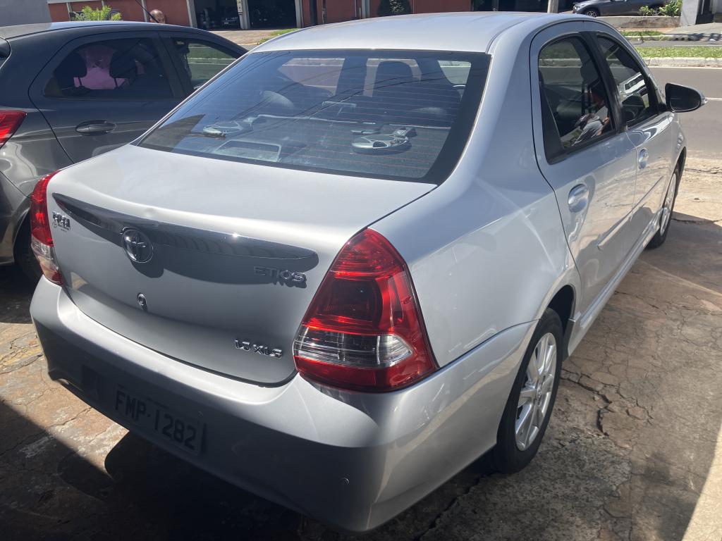 TOYOTA Etios Sedan - Foto
