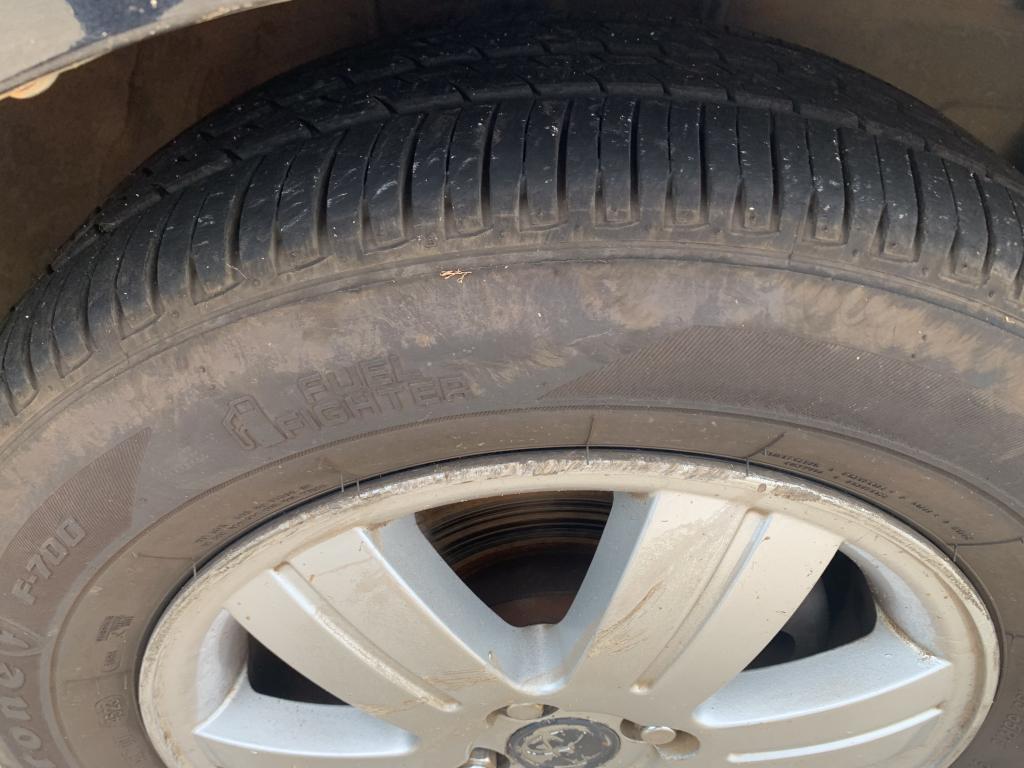 TOYOTA Fielder - Foto