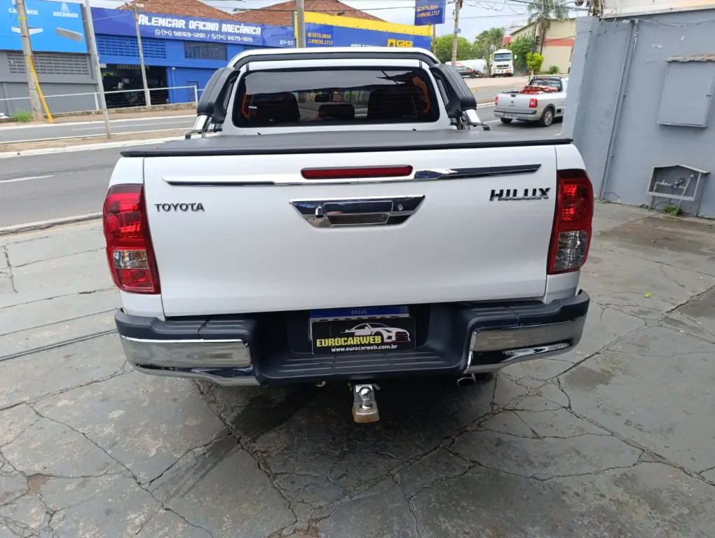 TOYOTA Hilux Caminhonete - Foto