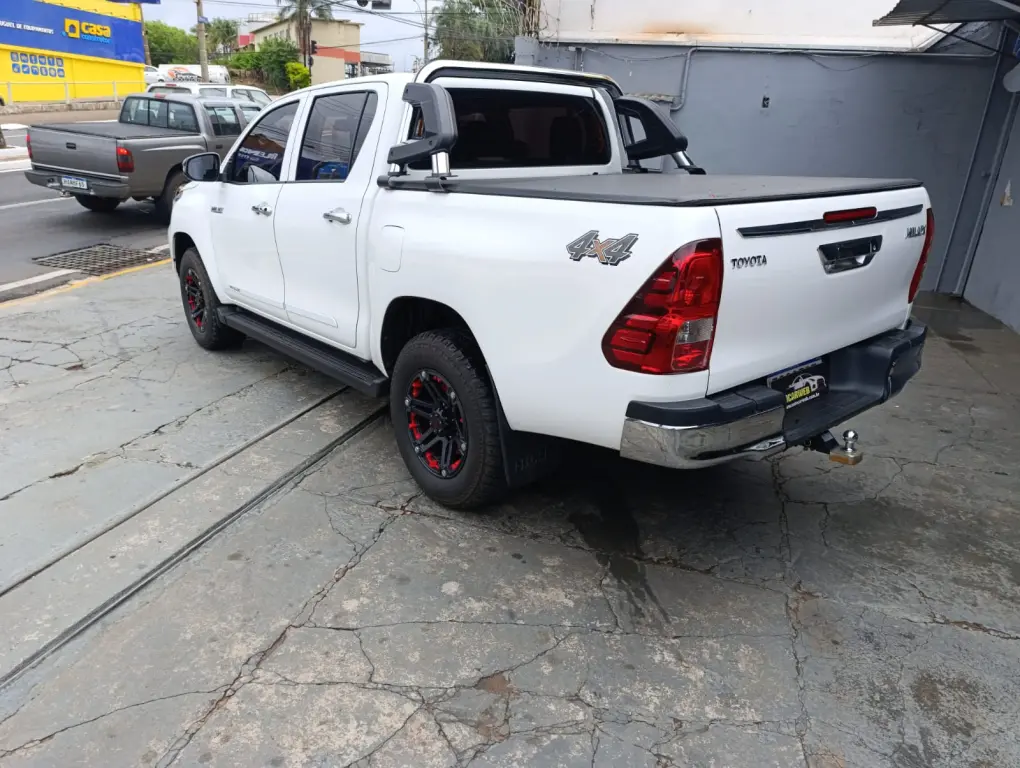 TOYOTA Hilux Caminhonete - Foto