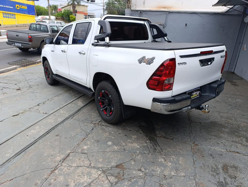 TOYOTA Hilux Caminhonete - Foto