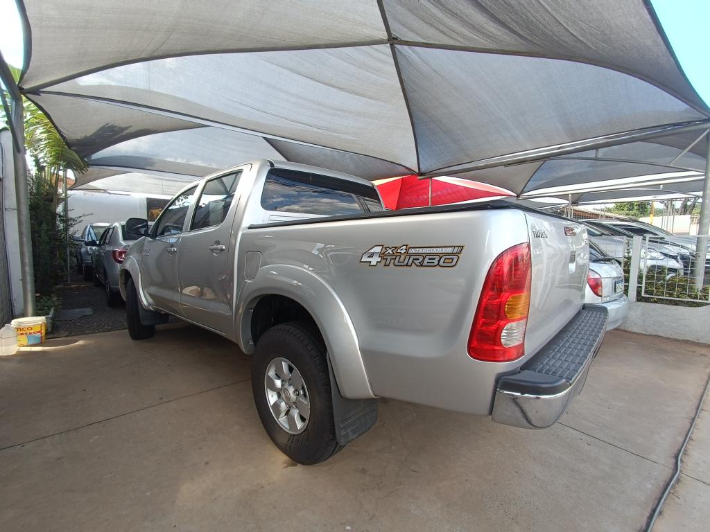 TOYOTA Hilux Caminhonete - Foto