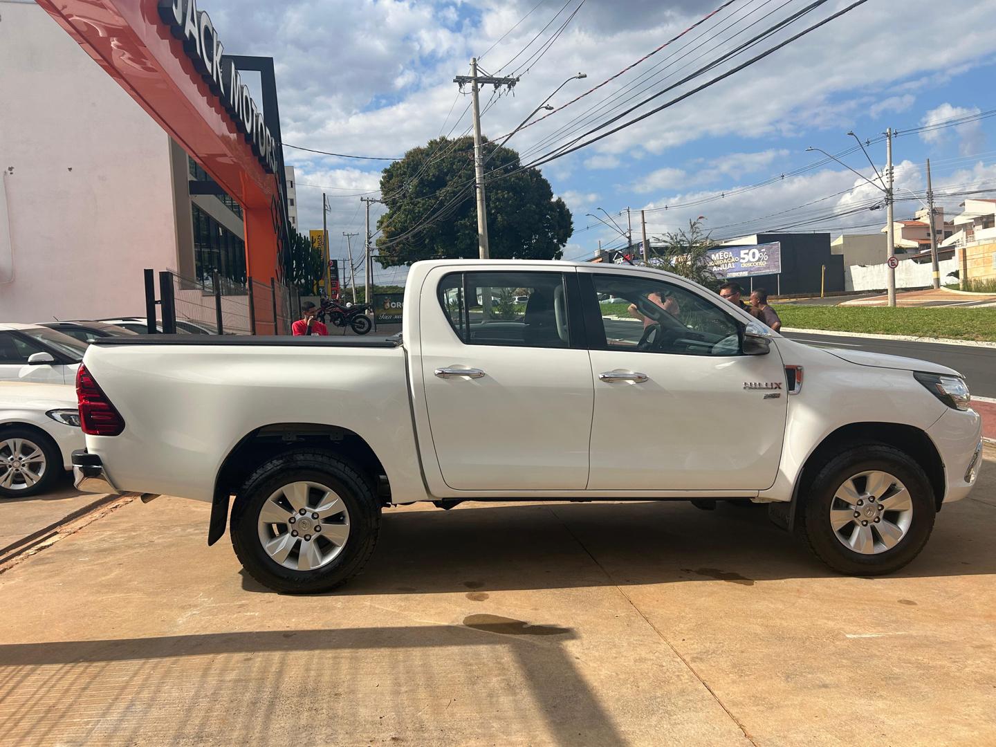 TOYOTA Hilux Caminhonete - Foto