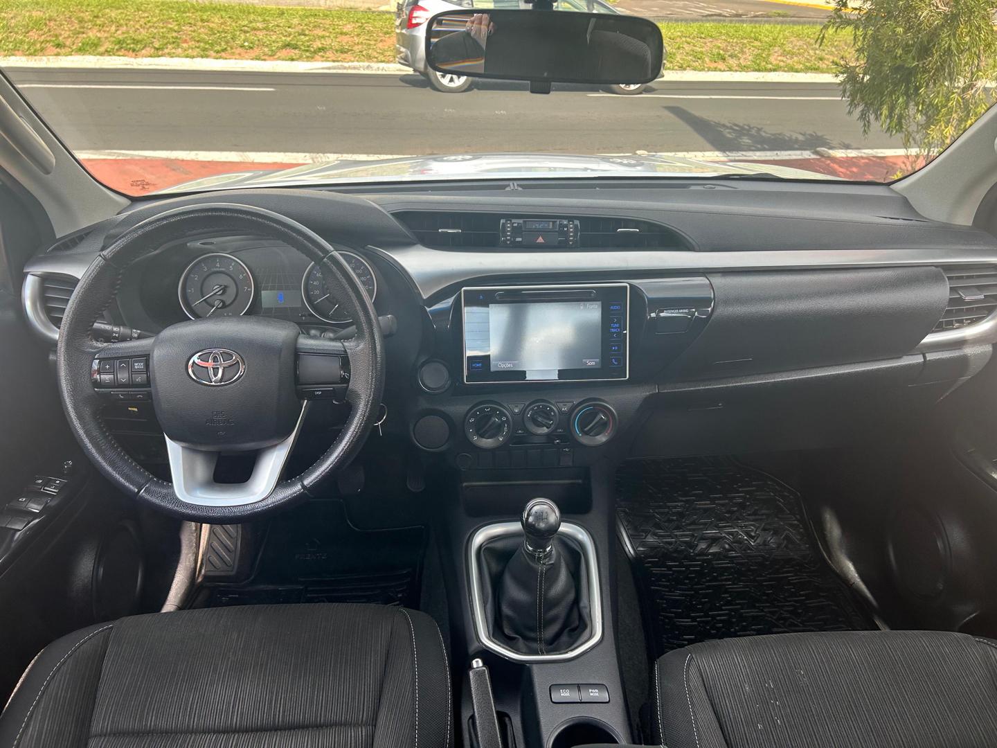 TOYOTA Hilux Caminhonete - Foto