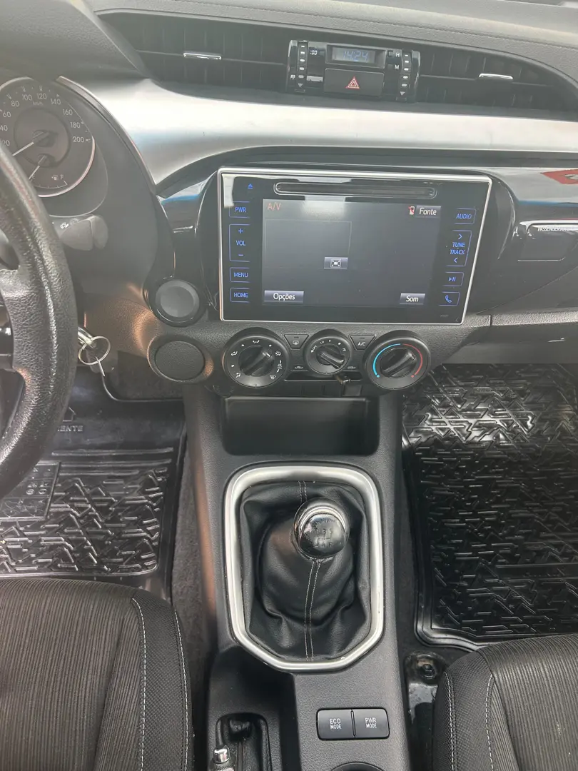 TOYOTA Hilux Caminhonete - Foto