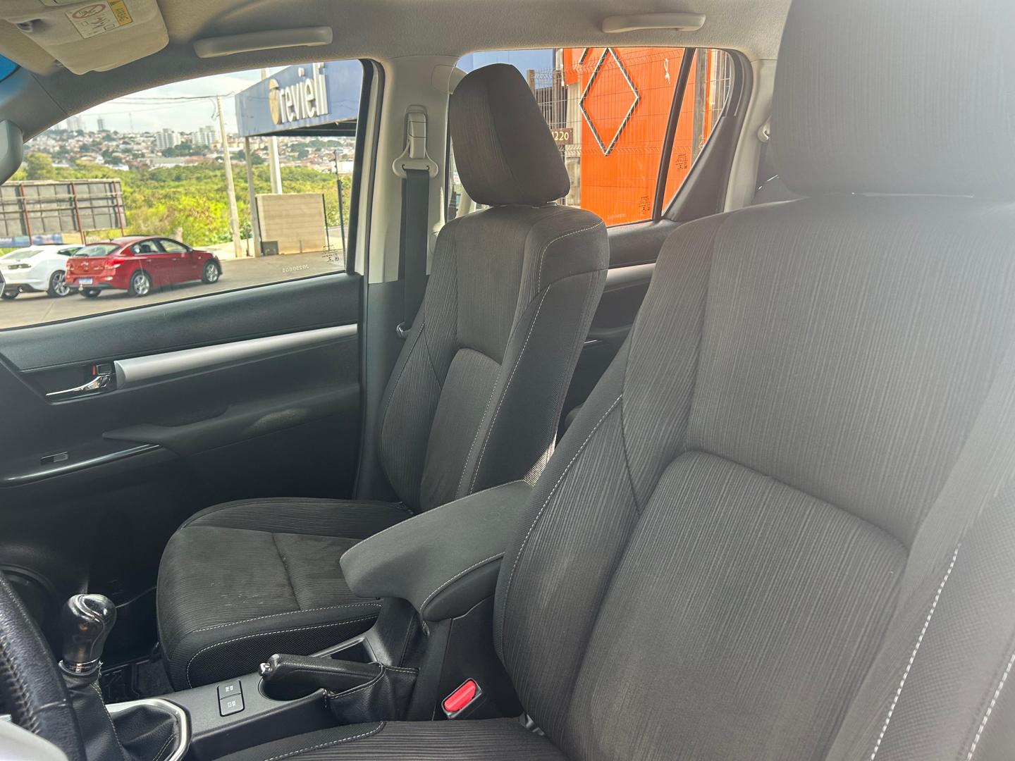 TOYOTA Hilux Caminhonete - Foto