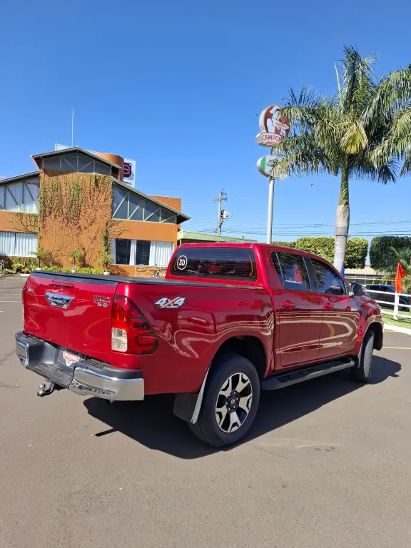 TOYOTA Hilux Caminhonete - Foto