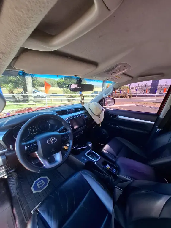 TOYOTA Hilux Caminhonete - Foto