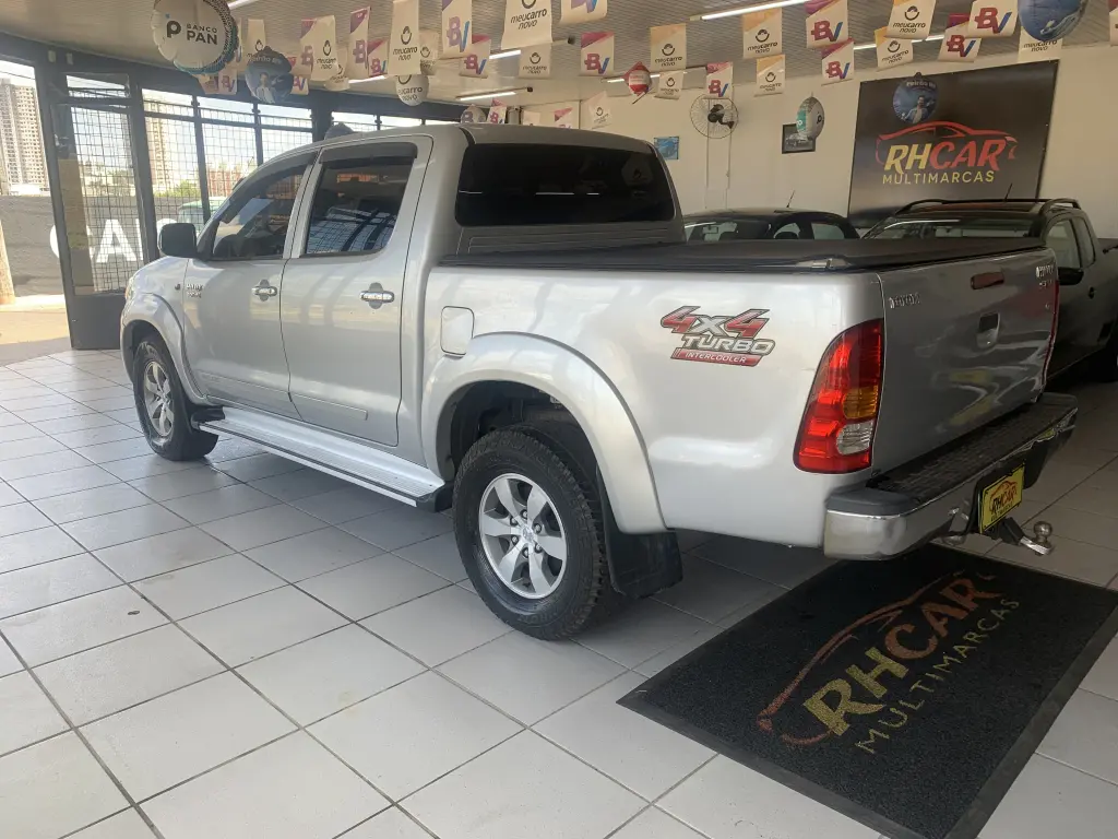 TOYOTA Hilux Caminhonete - Foto
