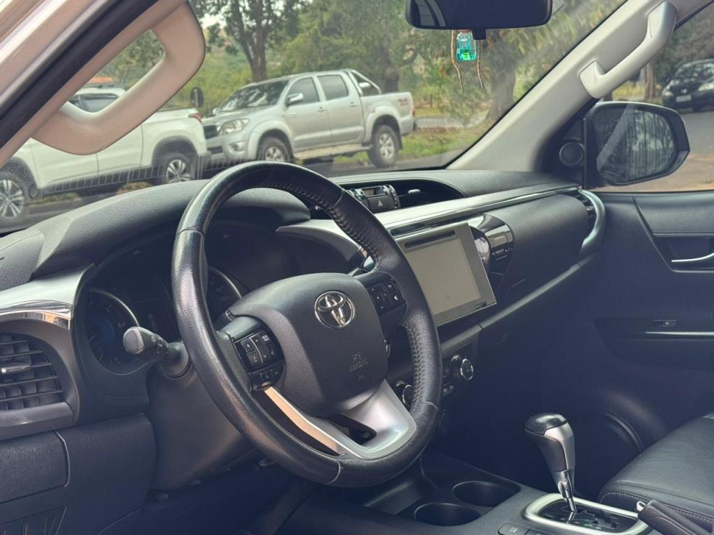TOYOTA Hilux Caminhonete - Foto