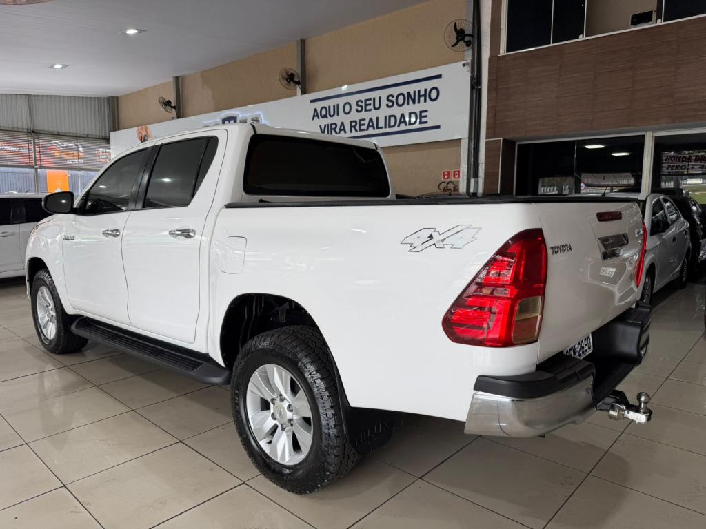 TOYOTA Hilux Caminhonete - Foto