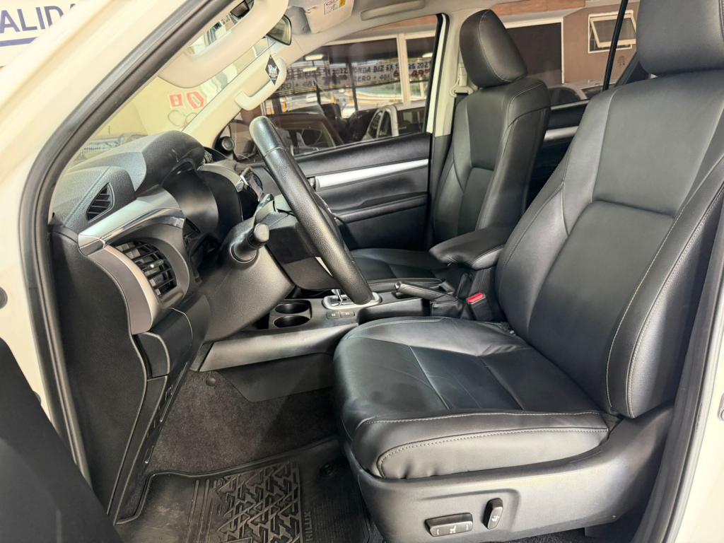 TOYOTA Hilux Caminhonete - Foto