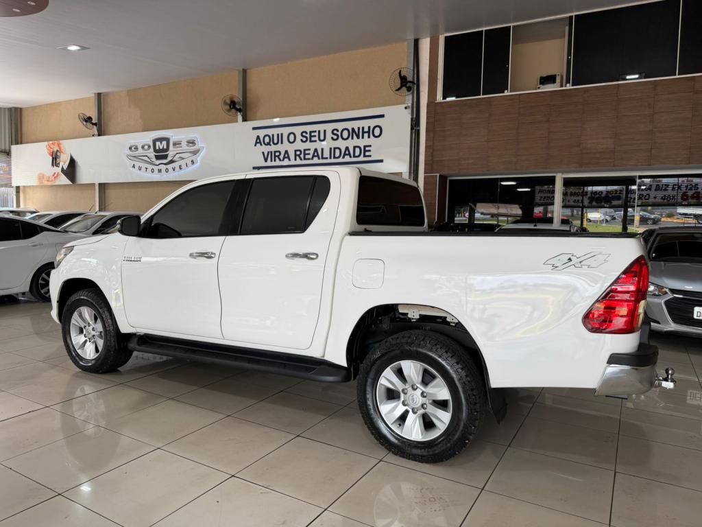 TOYOTA Hilux Caminhonete - Foto