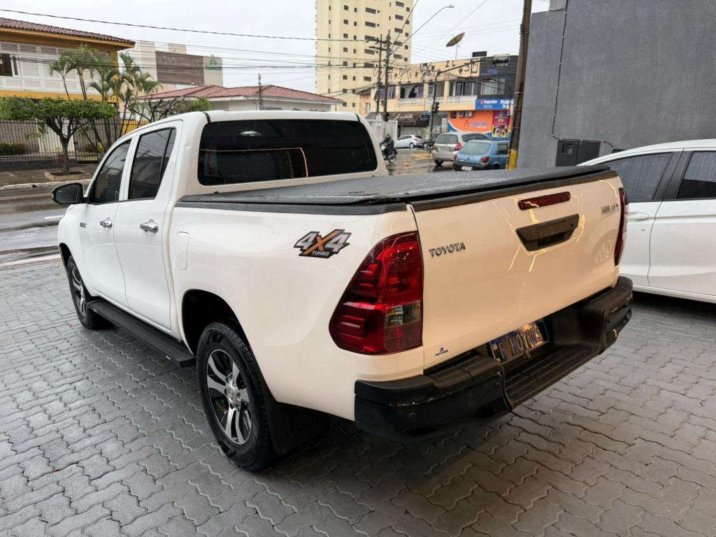 TOYOTA Hilux Caminhonete - Foto