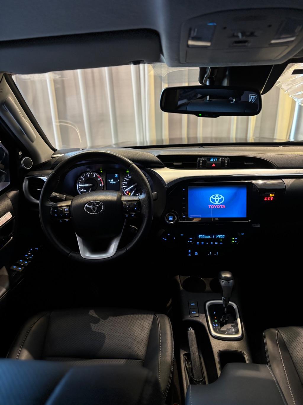 TOYOTA Hilux Caminhonete - Foto