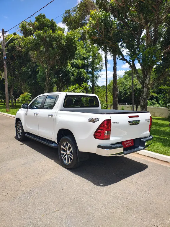 TOYOTA Hilux Caminhonete - Foto