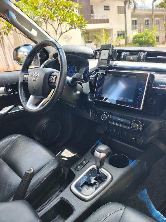 TOYOTA Hilux Caminhonete - Foto