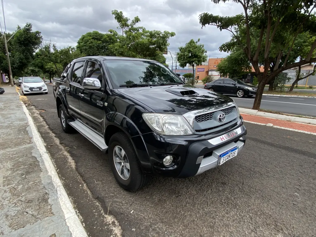 TOYOTA Hilux Caminhonete - Foto