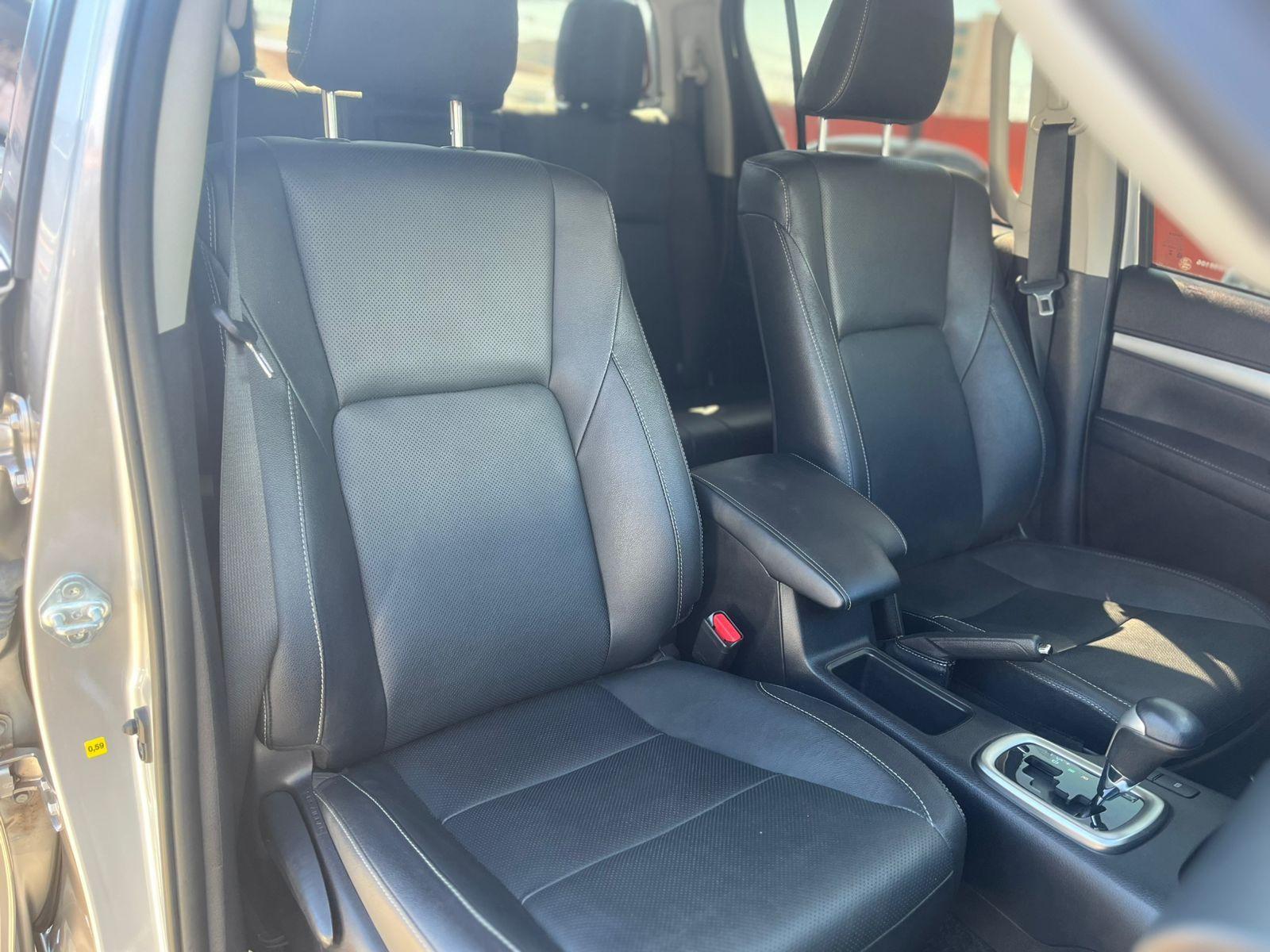 TOYOTA Hilux Caminhonete - Foto