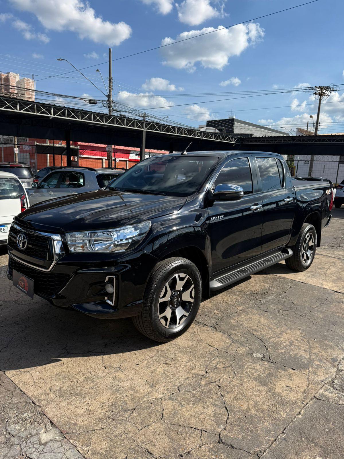TOYOTA Hilux Caminhonete