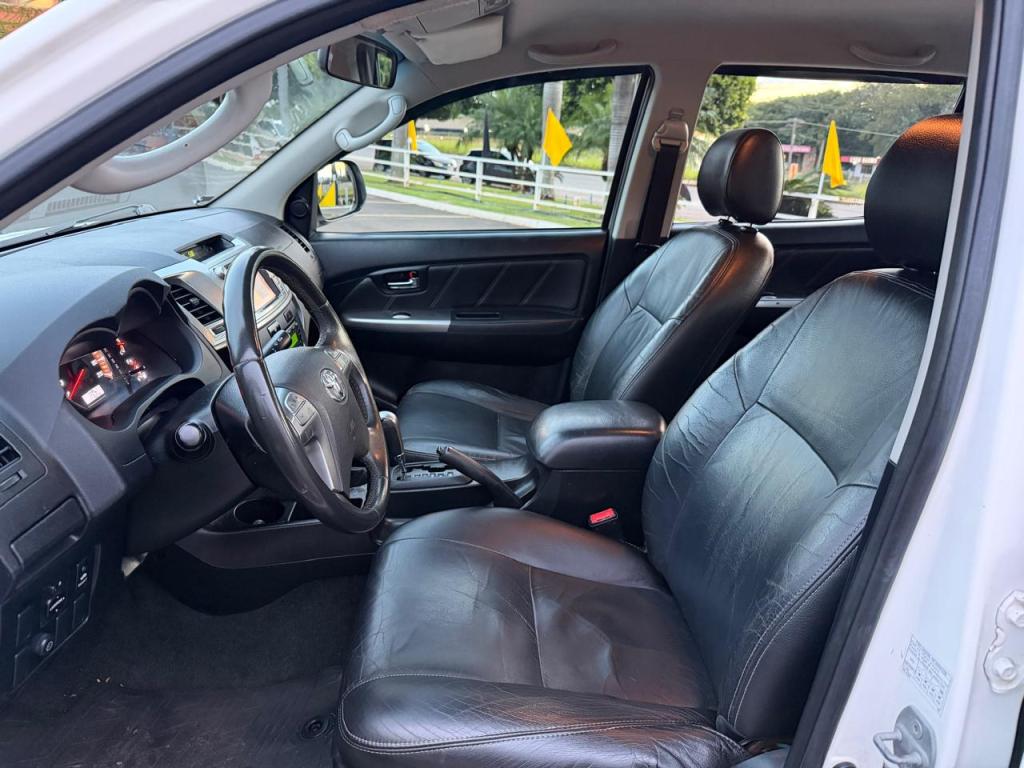 TOYOTA Hilux Caminhonete - Foto
