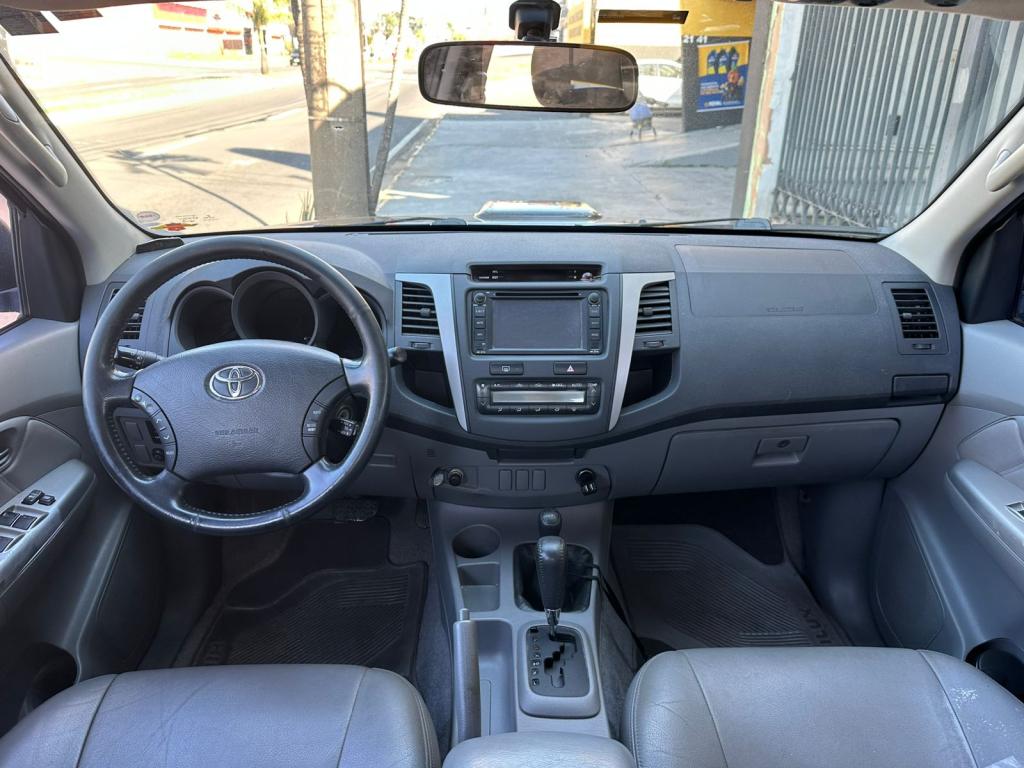 TOYOTA Hilux Caminhonete - Foto