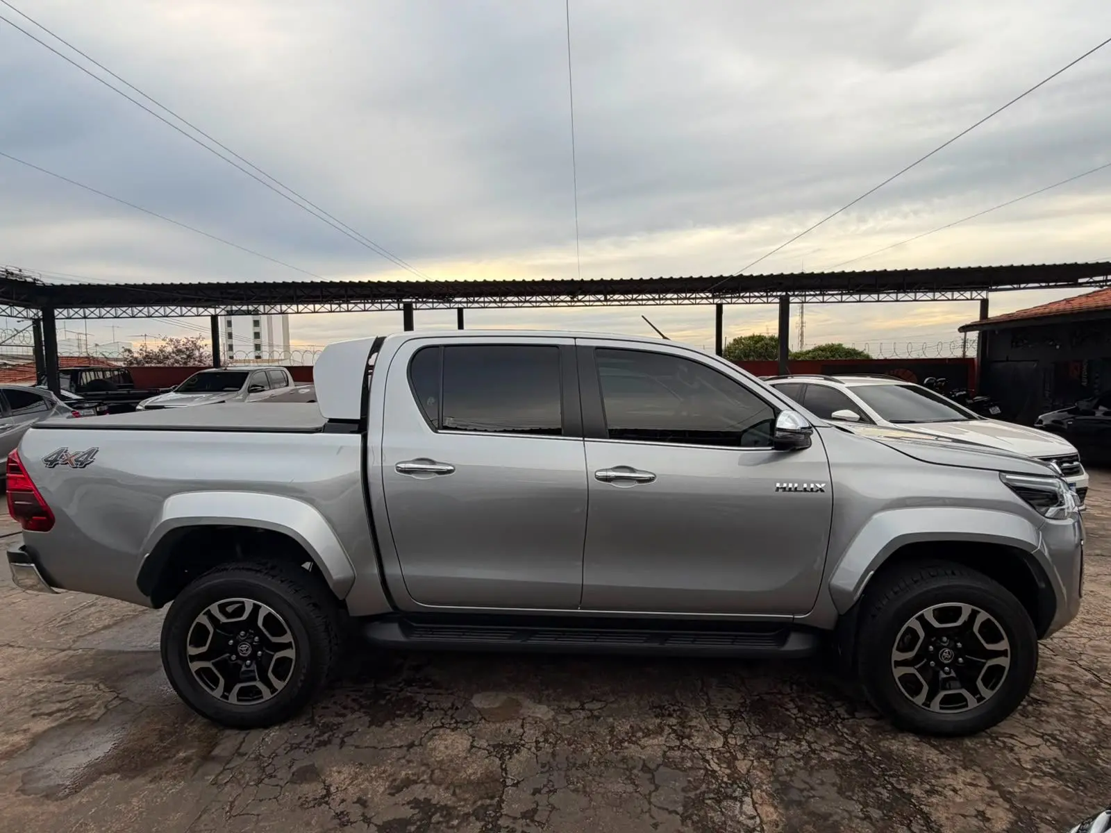 TOYOTA Hilux Caminhonete - Foto