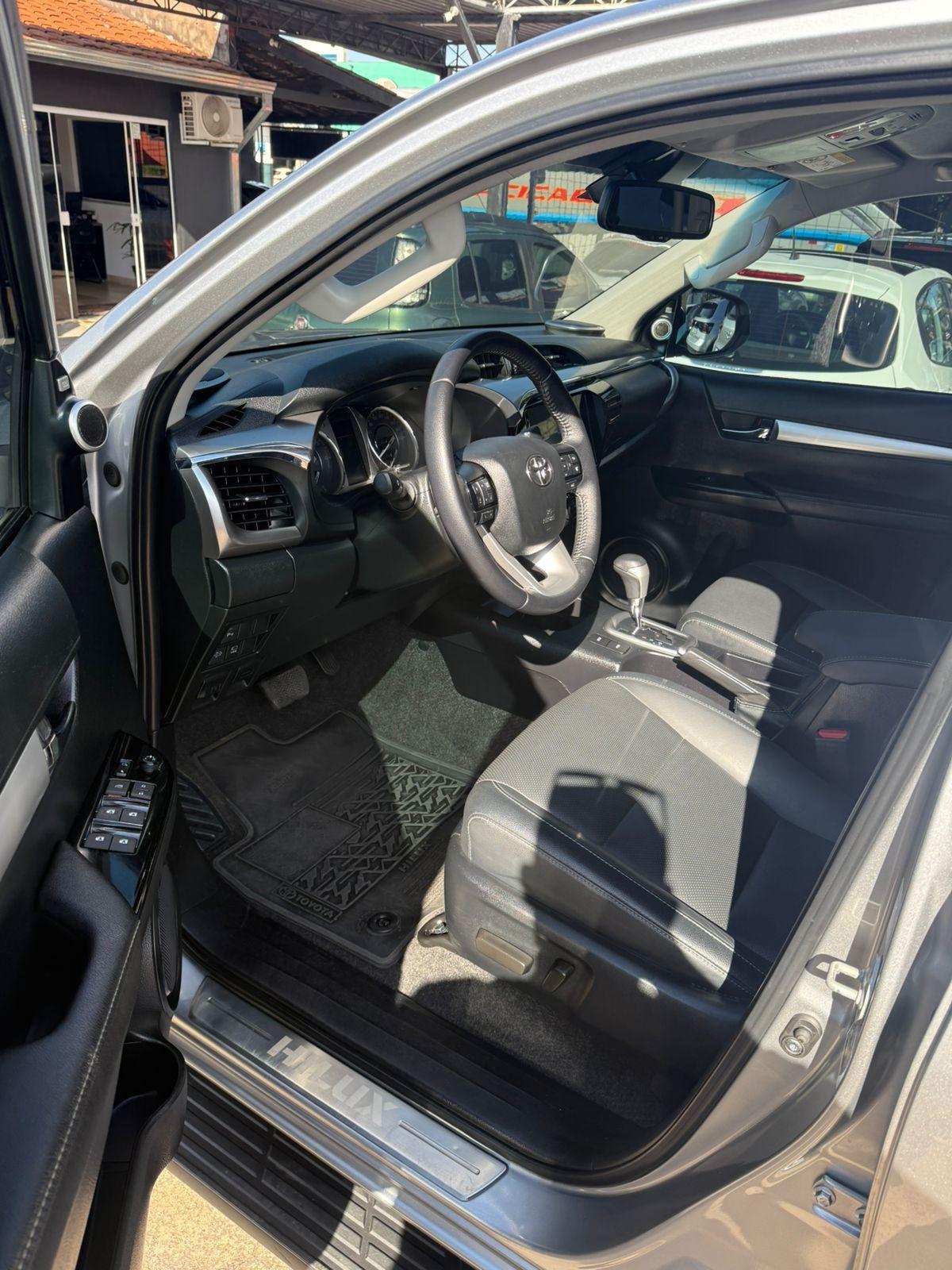 TOYOTA Hilux Caminhonete - Foto