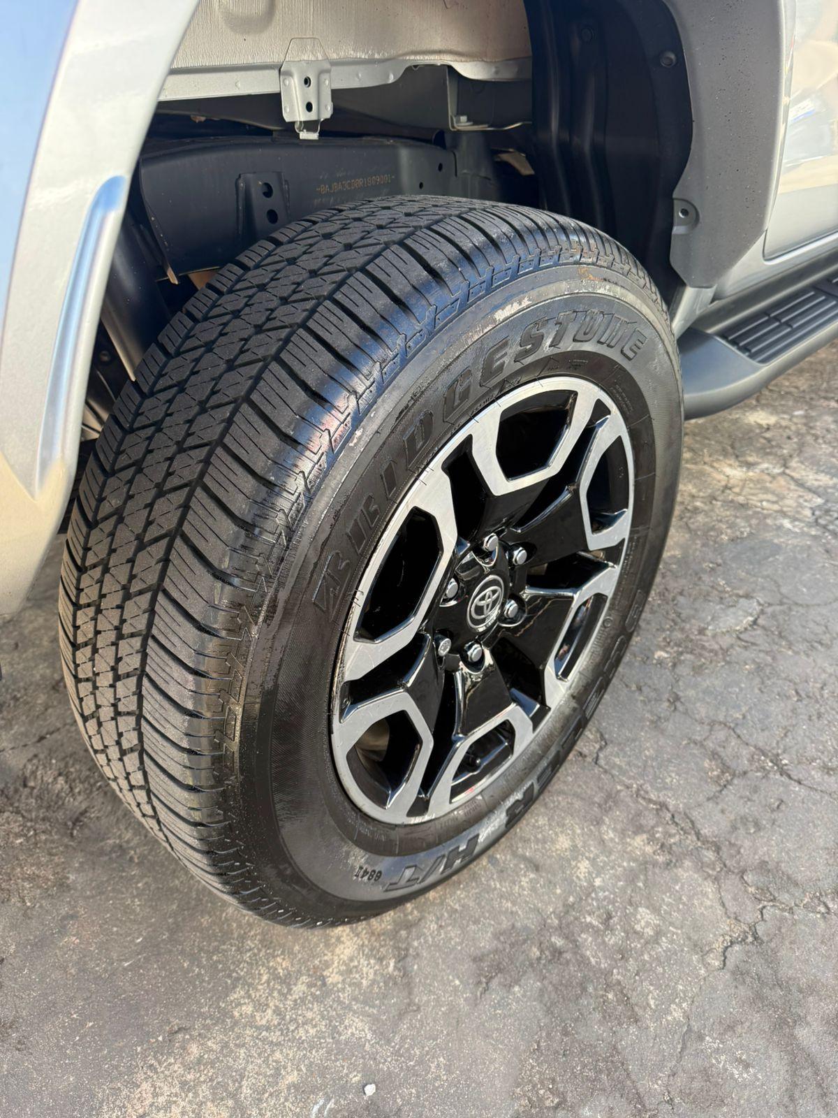 TOYOTA Hilux Caminhonete - Foto