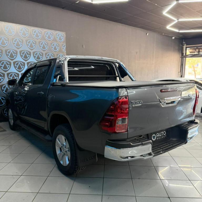 TOYOTA Hilux Caminhonete - Foto